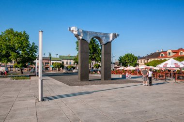 Polonya 'nın bağımsızlığı için savaşanların anıtı. Lask, Lodzkie Voyvoda, Polonya