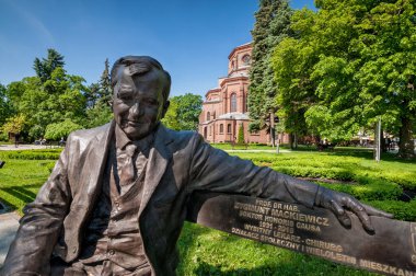 Cerrah yardımcısı Dr. hab 'ın anıtı. Zygmunt Mackiewicz. Bydgoszcz, Kuyavian-Pomeranya Voyvodeship, Polonya.