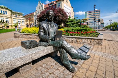 Anıt - Marian Rejewski 'nin bankı. Bydgoszcz, Kuyavian-Pomeranya Voyvodeship, Polonya.