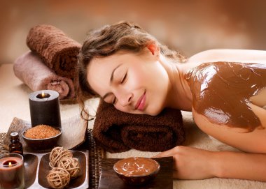Spa çikolata maskesi. lüks kaplıca tedavisi
