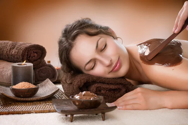 Spa chocolade masker. luxe spa-behandeling — Stockfoto