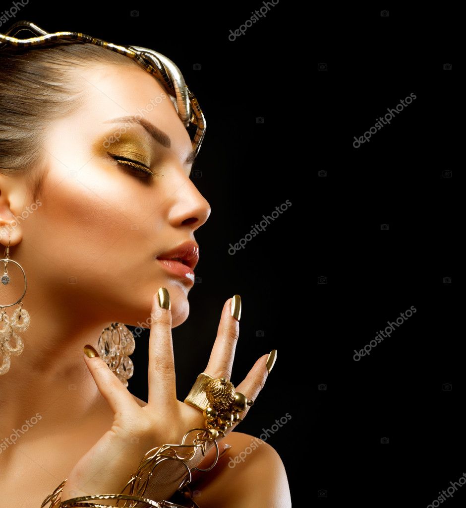 Golden Luxury Makeup