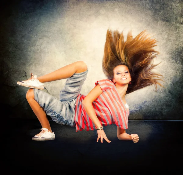 Dança. Hip-Hop Dancer. Dançando adolescente menina — Fotografia de Stock