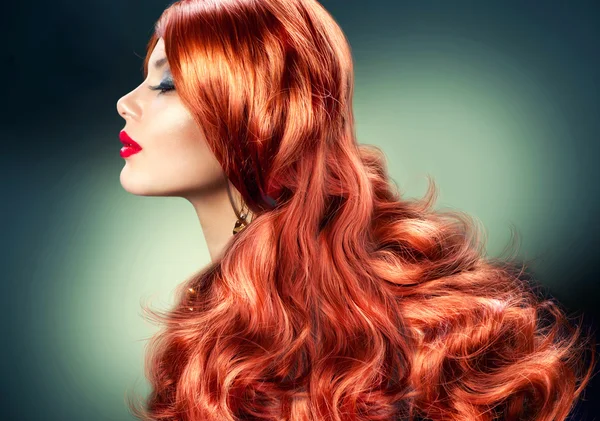 Mode röda hår flicka stående Stockbild