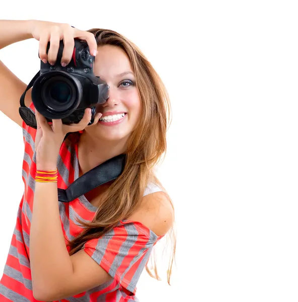 Ragazza adolescente con fotocamera fotografica professionale. Isolato su bianco — Foto Stock