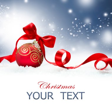 Kırmızı biblo ve kar Noel tatil arka plan