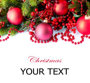 Noel ve yeni yıl baubles ve süslemeleri üzerinde beyaz izole