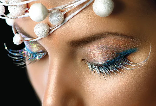 Kış tatil makyaj portre. Noel partisi gözler makyaj deta