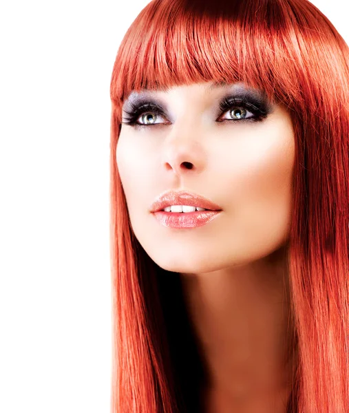 Červené vlasy modelu portrét nad bílým pozadím — Stock fotografie
