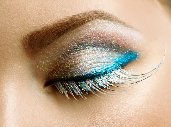 Beautiful Eyes Holiday Make-up