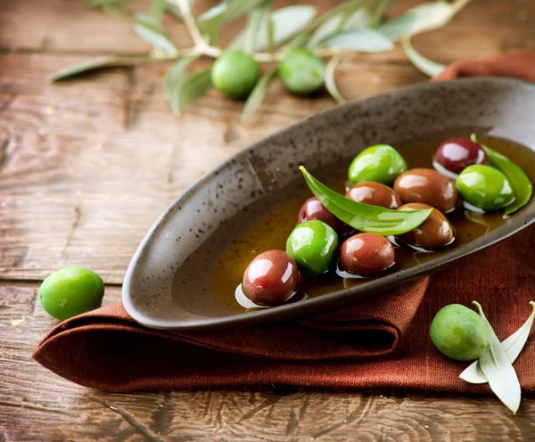 Olives et huile d'olive — Photo