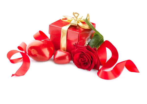 Valentines Hearts, Rose Flower and Gift Box isolated on white — Stock Photo, Image