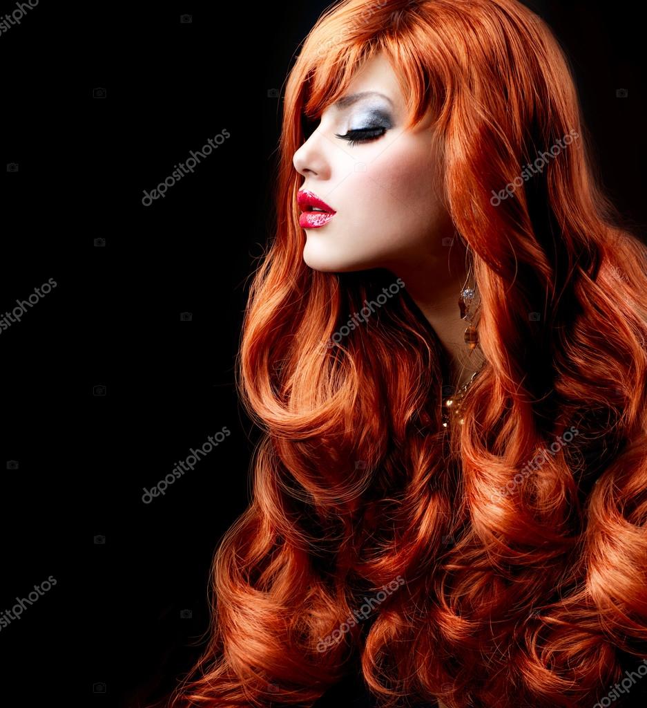 Foto de Jovem Vermelho Cabelo Lindo Modelo Com Cabelo Longo Cacheado E Bem  Preparado Ondas De Cabelo Excelente e mais fotos de stock de Pelo - iStock