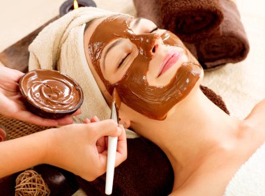 çikolata maske yüz spa. Güzellik spa salonları