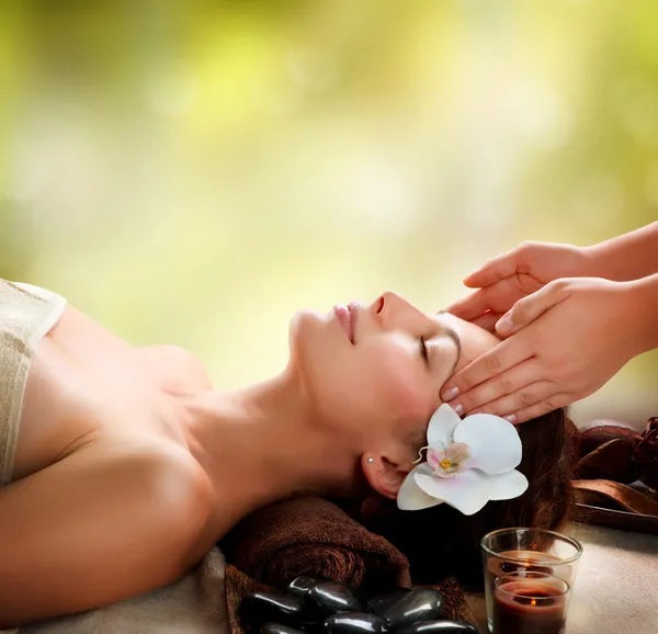 Spa massaggio facciale — Foto Stock