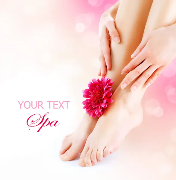 Woman's Feet and Hands. Manicure and Pedicure concept — Stock Photo, Image