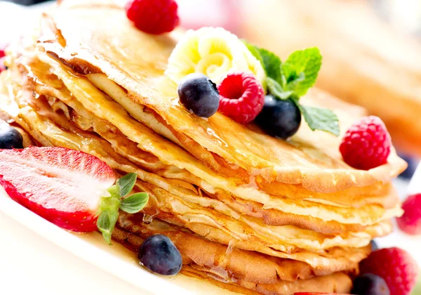 Pancake. Crepes con bacche. Pancakes stack — Foto Stock