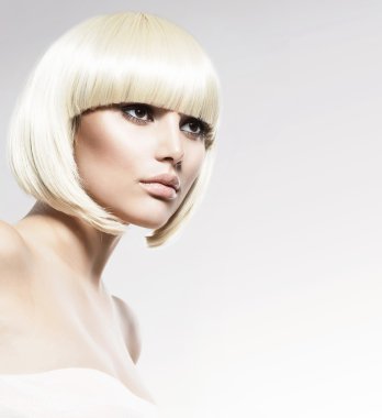 Vogue stilini güzellik moda model portre. saç kesimi