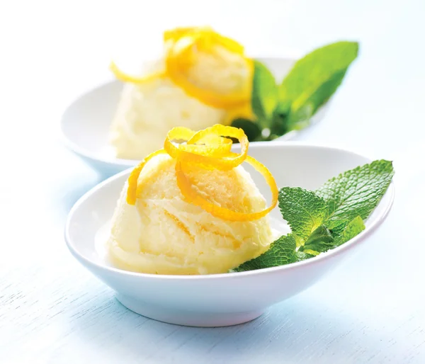 Ice Cream. Homemade Lemon Icecream Dessert — Stock Photo, Image