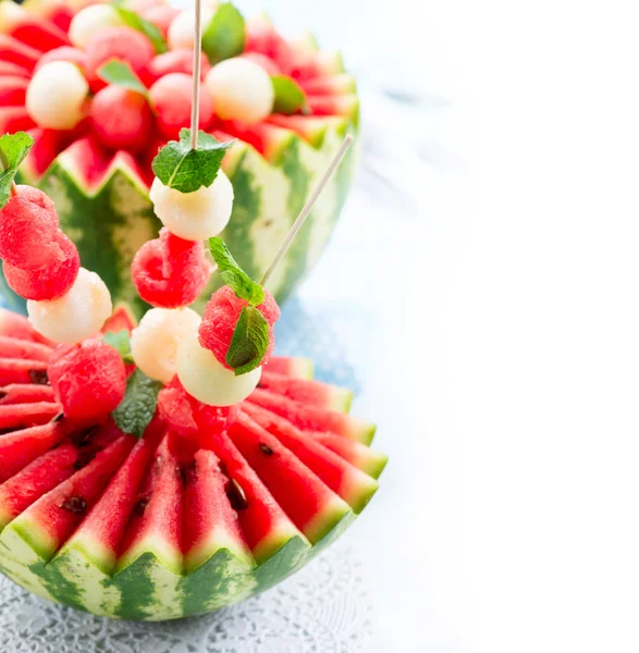 Watermeloen. verse en rijpe watermeloen en meloen ballen — Stockfoto