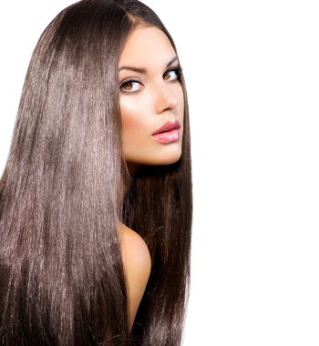 uzun sağlıklı düz saçlar. model esmer kız portre