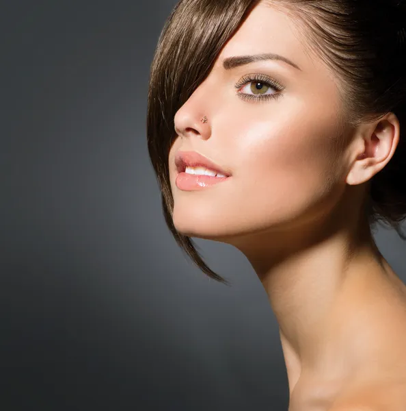 Stylish Fringe. Teenage Girl with Short Hair Style — Stock Photo, Image