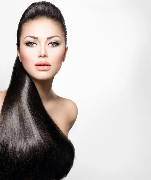 Menina modelo de moda com cabelo reto saudável longo — Fotografia de Stock