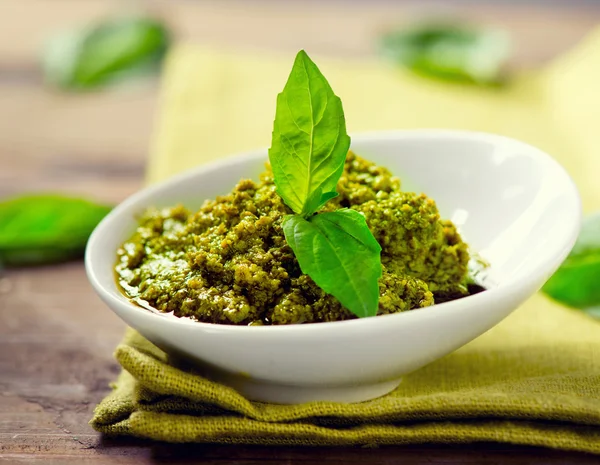 Salsa al pesto. Cucina Italiana — Foto Stock