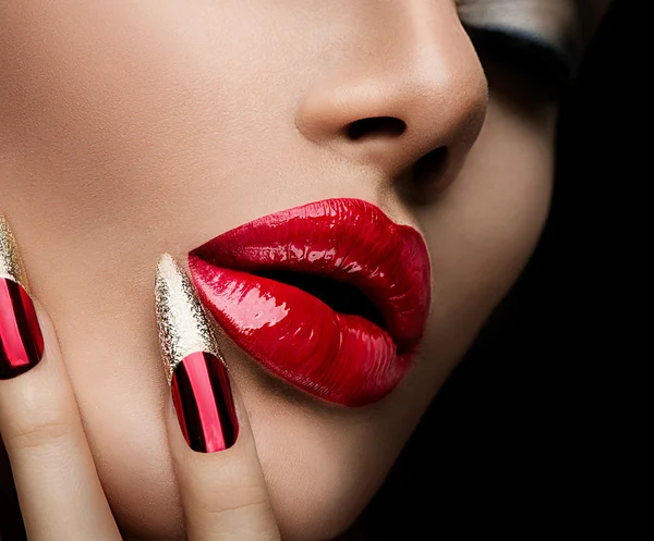 Fashion Beauty Model Girl. Manicure and Make-up — Stock Photo, Image