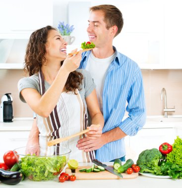 mutlu bir çift birlikte yemek. diyet. sağlıklı gıda