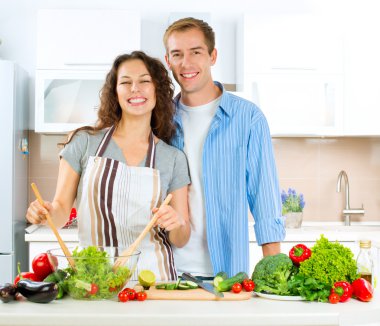 mutlu bir çift birlikte yemek. diyet. sağlıklı gıda