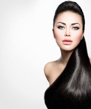 uzun sağlıklı düz saçlı kız moda model