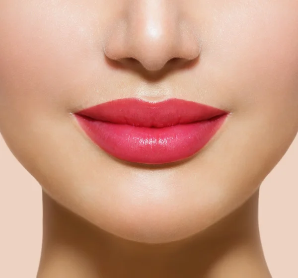 Hermosos labios perfectos. Sexy boca primer plano —  Fotos de Stock