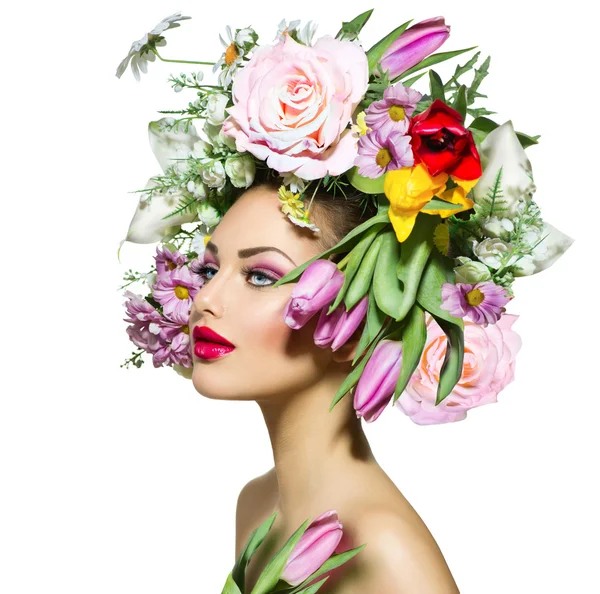 Menina Primavera beleza com flores Estilo de cabelo — Fotografia de Stock