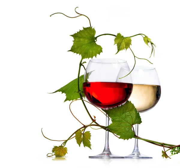 Two glasses of red and white wine — Stock Photo, Image