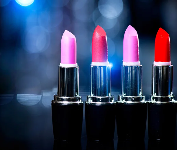 Moda coloridos lápices labiales . — Foto de Stock