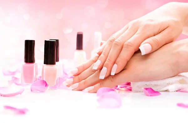 Manicure e Mãos Spa — Fotografia de Stock