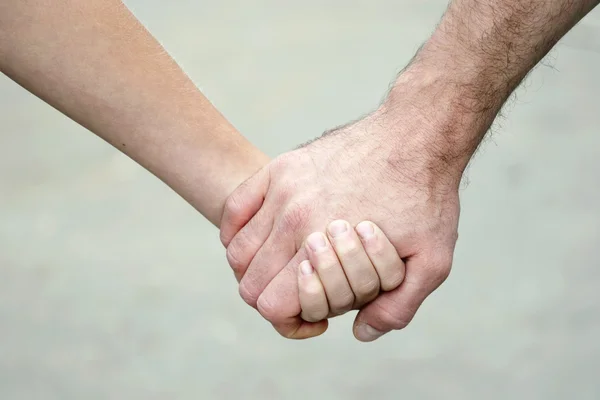 Δύο χέρια κρατώντας μαζί — Φωτογραφία Αρχείου