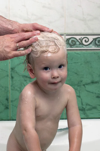 Baby bath time — Stock Photo, Image