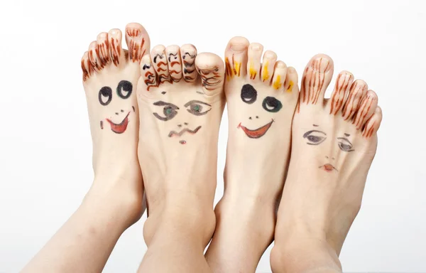 Fötter med muggar — Stockfoto