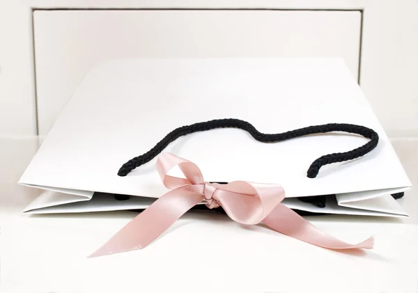 Gift with bow — Stock Photo, Image