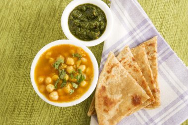Chana masala paratha ile
