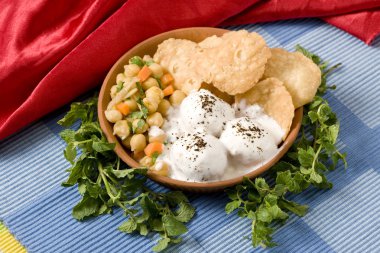 lezzetli peyniri panipuri, Hint sokak chaat