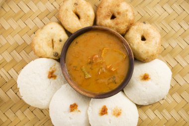 Sambar Vada ve Idli