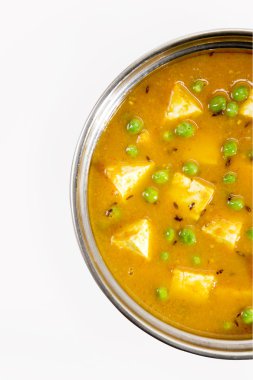 peynir pişmiş bezelye bir kremalı sos ile