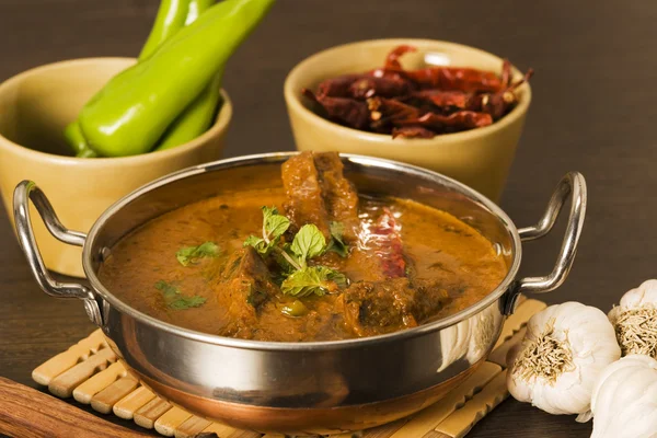 tereyağı tavuk, Hindistan çanak