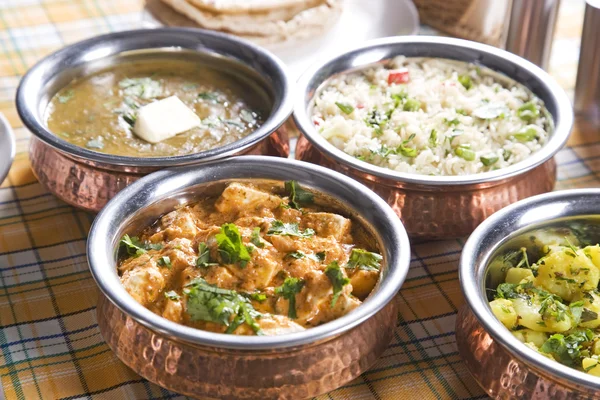 bir kremalı sos pişmiş peyniri