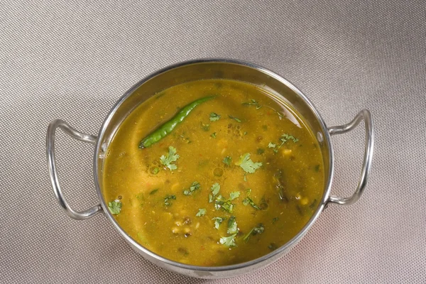 Mungbohnen oder Moong Dal, indisches Gericht — Stockfoto