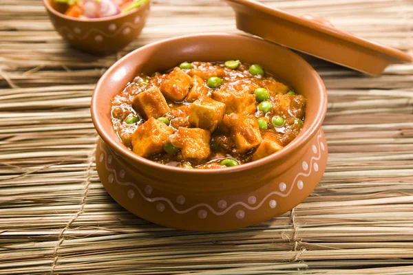 Bezelye ile paneer masala