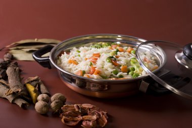 Shai pulao veya sebze pilav ve sebze Hint biryani